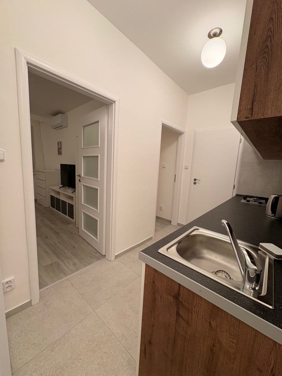 Pronájem bytu 2+kk 42 m², Kloboučnická, Praha, Praha Pronájem bytu 2+kk 42 m², Kloboučnická, Praha, Praha