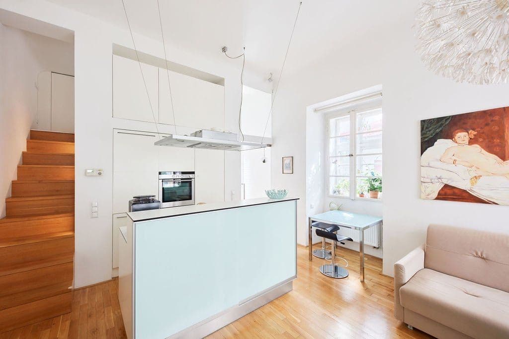 Pronájem bytu 40 m², Karmelitská, Praha, Praha Pronájem bytu 40 m², Karmelitská, Praha, Praha