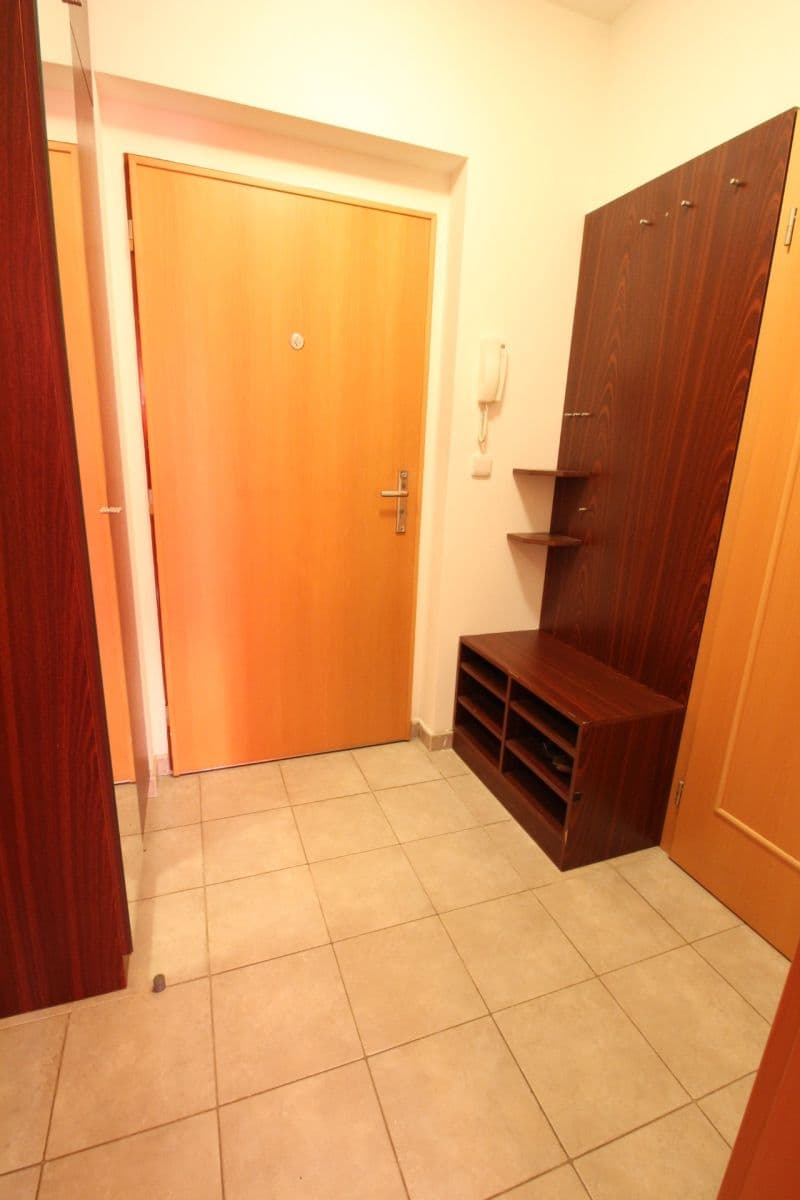 Pronájem bytu 1+kk 34 m², Mattioliho, Praha, Praha Pronájem bytu 1+kk 34 m², Mattioliho, Praha, Praha