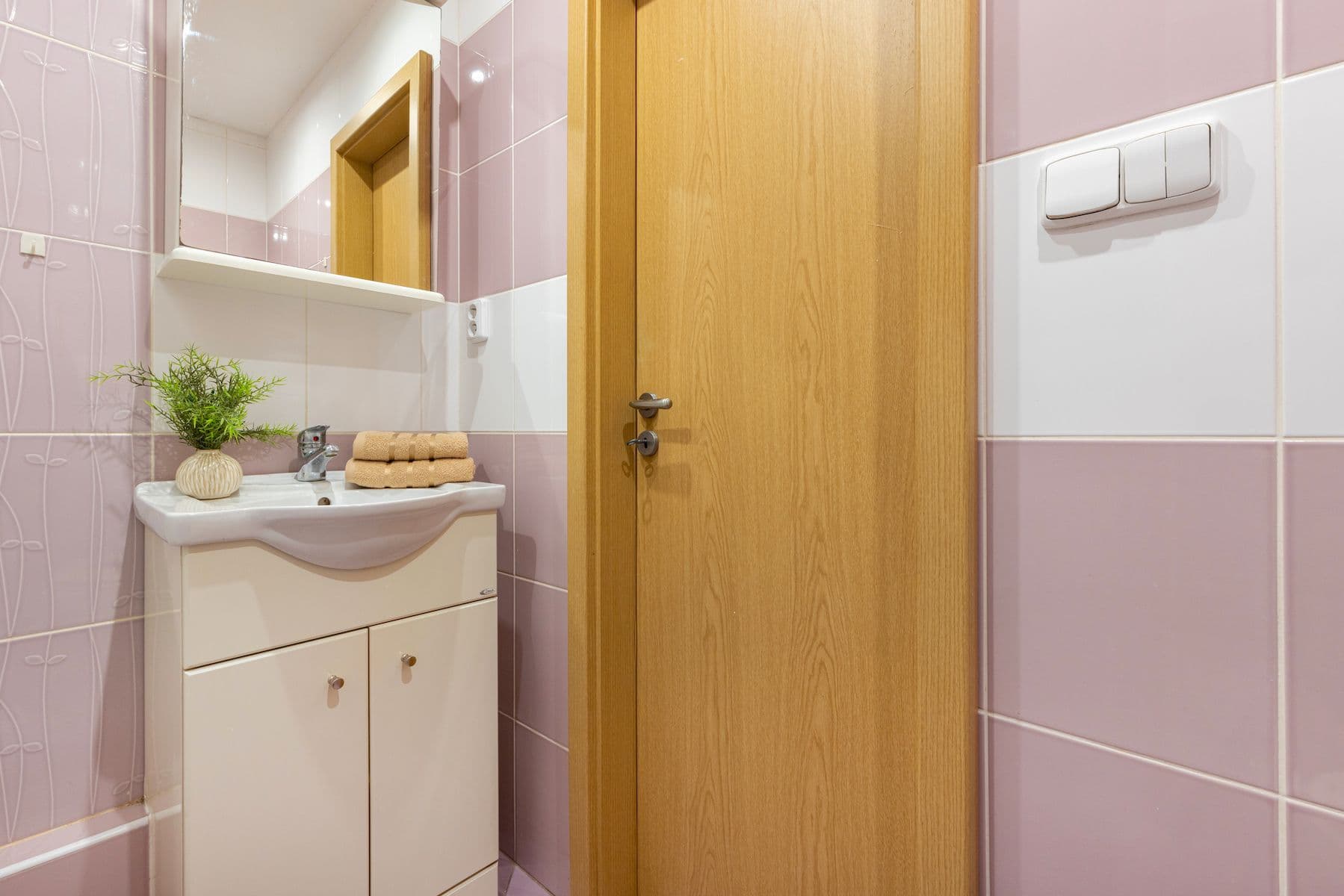 Prodej bytu 2+kk 43 m², Kurčatovova, Praha, Praha Prodej bytu 2+kk 43 m², Kurčatovova, Praha, Praha