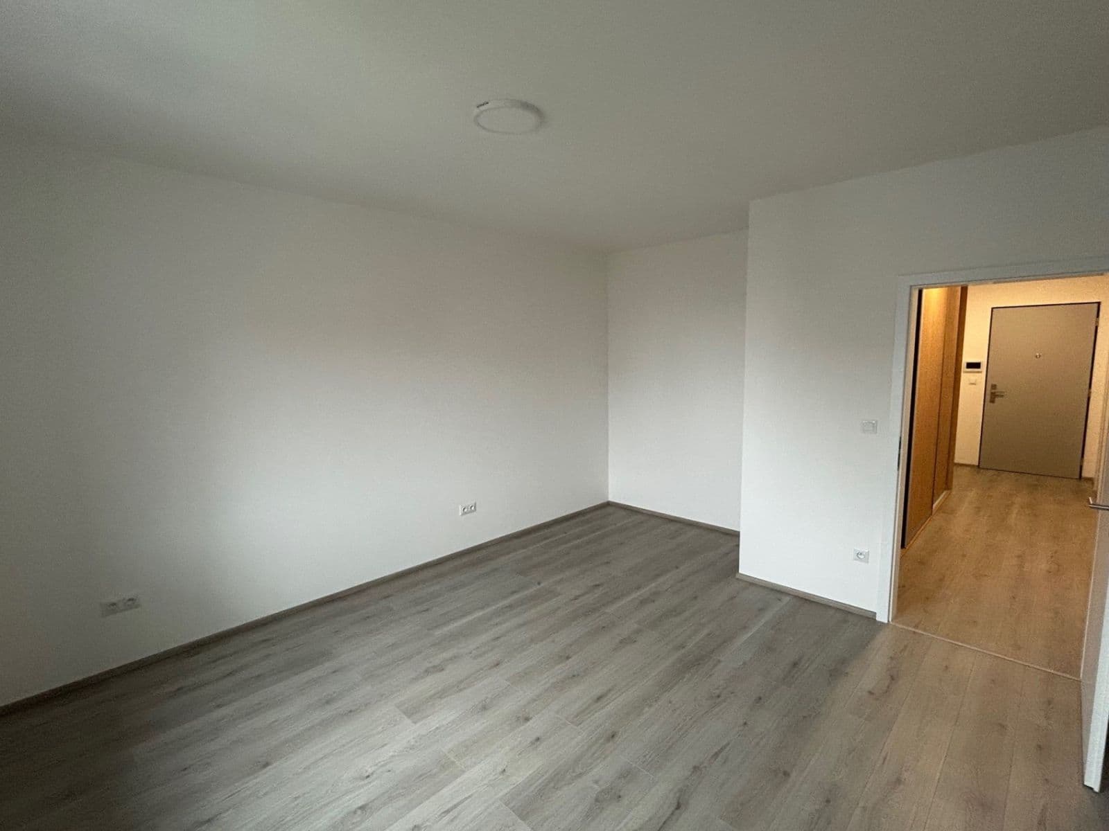 Pronájem bytu 2+kk 56 m², Benediktínská, Kladno, Středočeský kraj Pronájem bytu 2+kk 56 m², Benediktínská, Kladno, Středočeský kraj