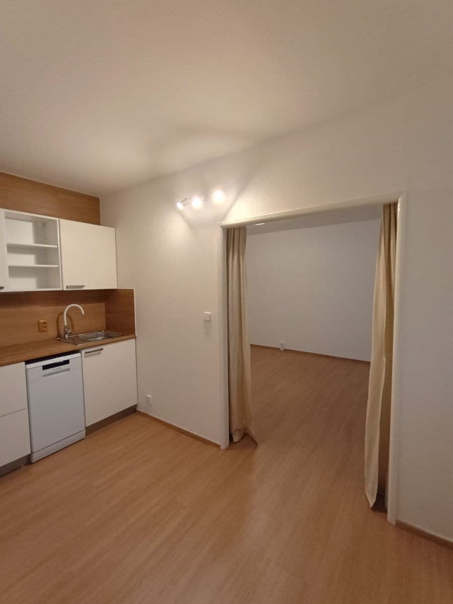 Pronájem bytu 1+1 40 m², Weberova, Praha, Praha Pronájem bytu 1+1 40 m², Weberova, Praha, Praha