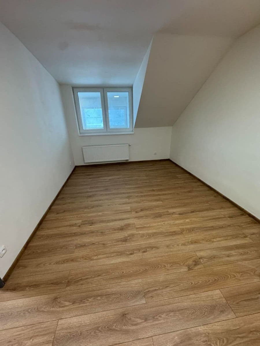 Pronájem bytu 2+1 45 m², Kožušany-Tážaly, Olomoucký kraj Pronájem bytu 2+1 45 m², Kožušany-Tážaly, Olomoucký kraj