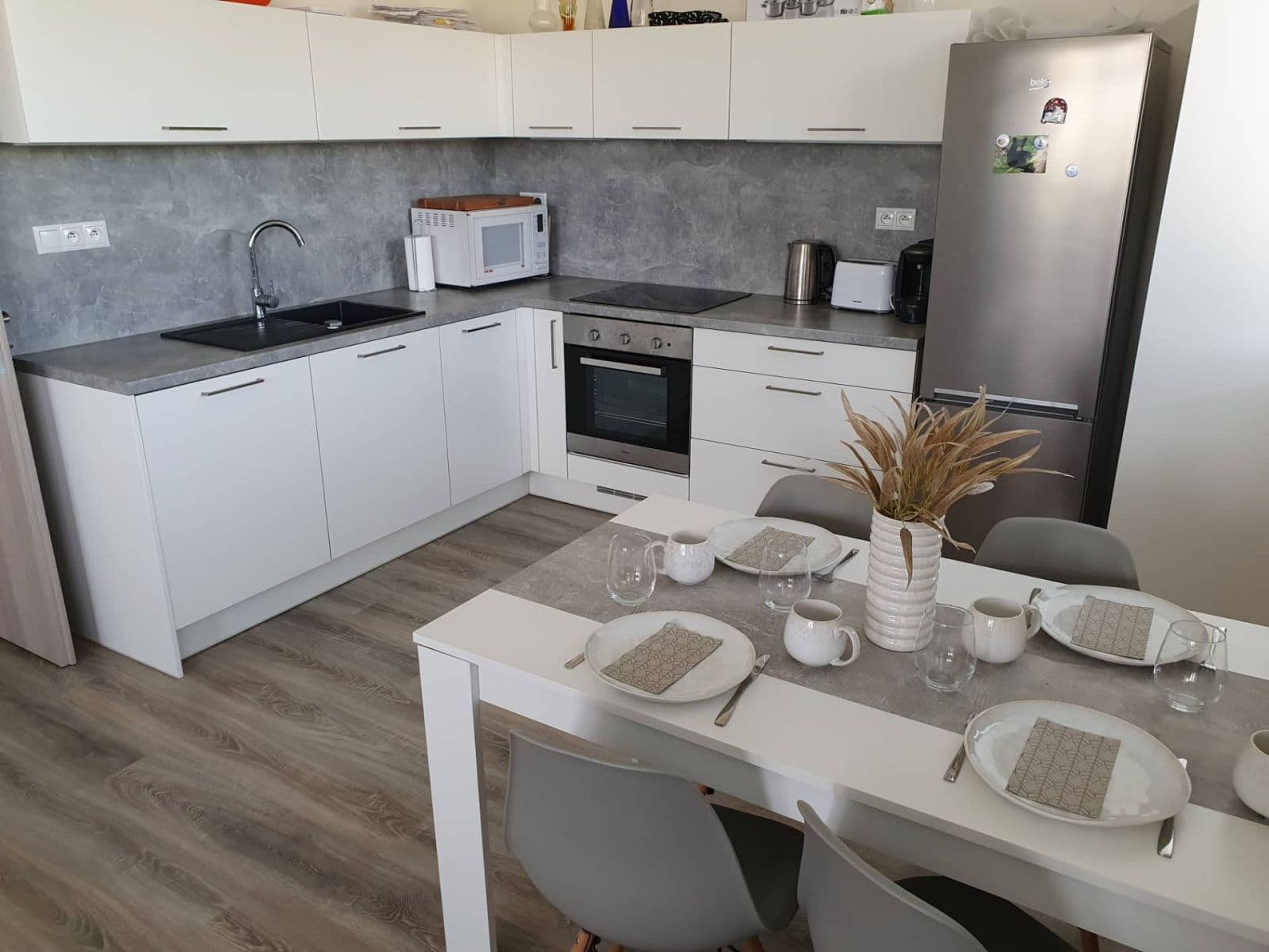 Pronájem bytu 2+kk 61 m², Edvarda Beneše, Olomouc, Olomoucký kraj Pronájem bytu 2+kk 61 m², Edvarda Beneše, Olomouc, Olomoucký kraj