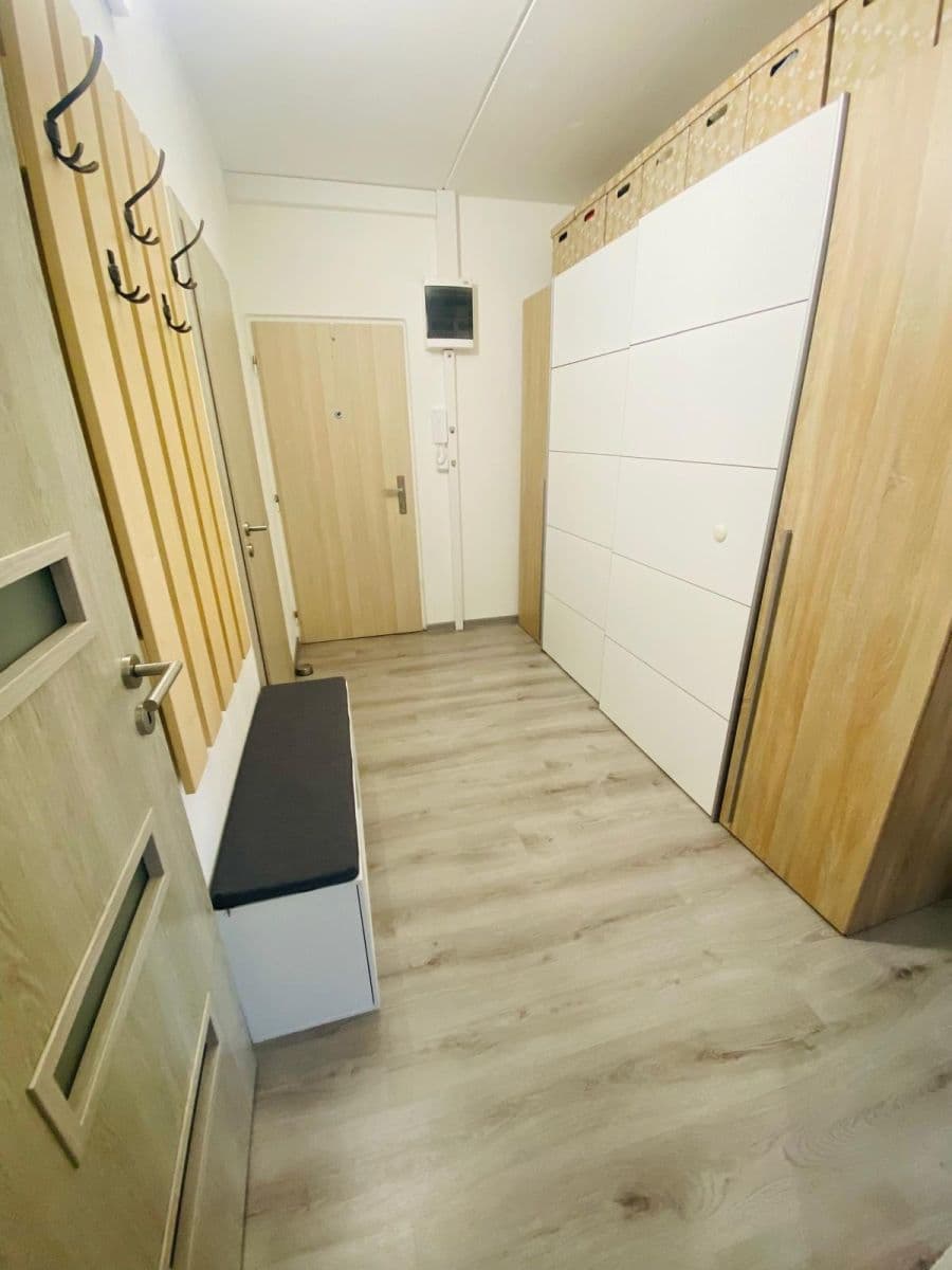 Prodej bytu 3+kk 60 m², Průběžná, Milovice, Středočeský kraj Prodej bytu 3+kk 60 m², Průběžná, Milovice, Středočeský kraj