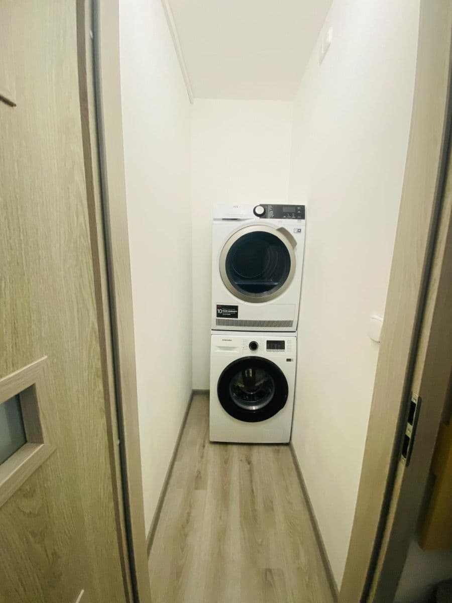 Prodej bytu 3+kk 60 m², Průběžná, Milovice, Středočeský kraj Prodej bytu 3+kk 60 m², Průběžná, Milovice, Středočeský kraj