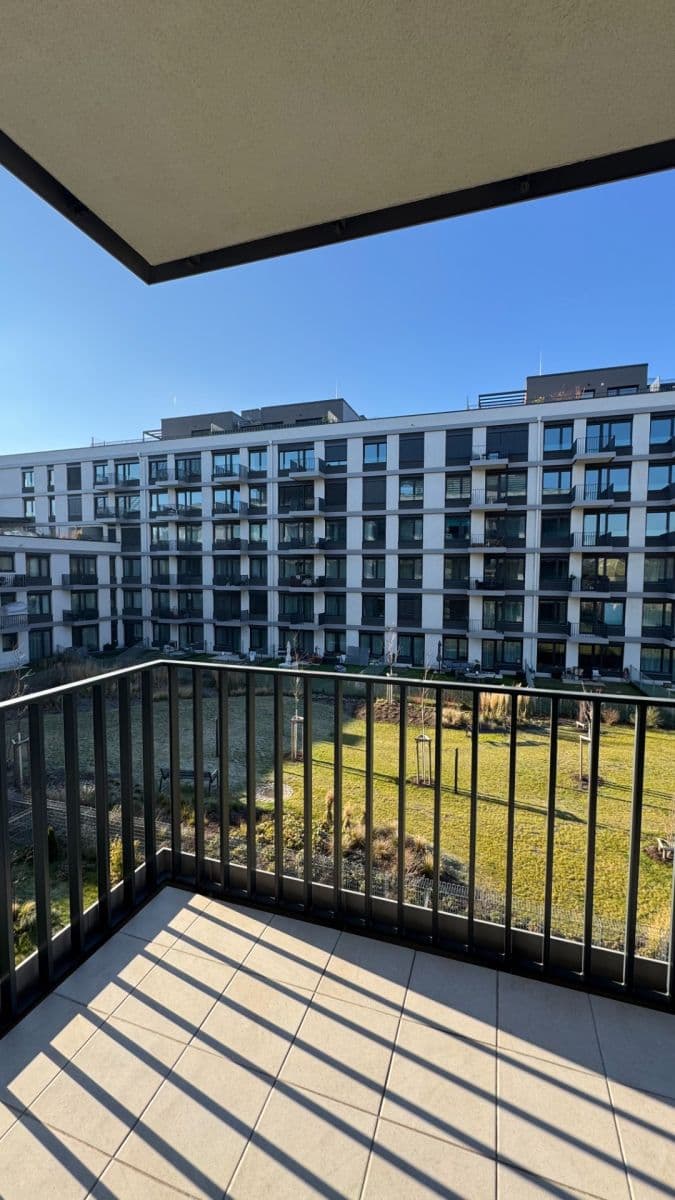 Pronájem bytu 1+kk 36 m², Stejnosměrná, Praha, Praha Pronájem bytu 1+kk 36 m², Stejnosměrná, Praha, Praha