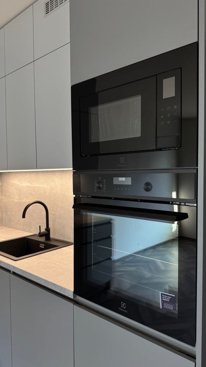 Pronájem bytu 1+kk 36 m², Stejnosměrná, Praha, Praha Pronájem bytu 1+kk 36 m², Stejnosměrná, Praha, Praha