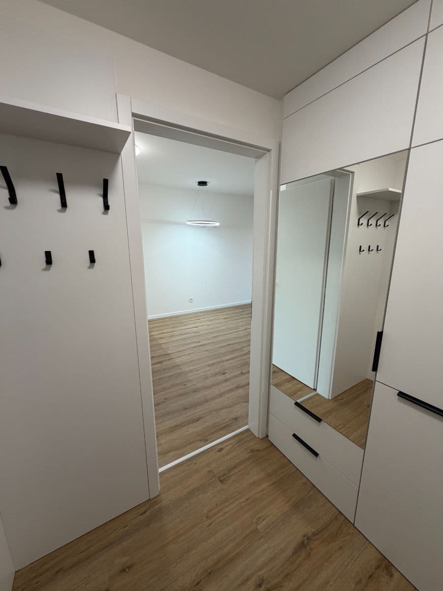 Pronájem bytu 2+kk 50 m², Ke křížku, Kladno, Středočeský kraj Pronájem bytu 2+kk 50 m², Ke křížku, Kladno, Středočeský kraj