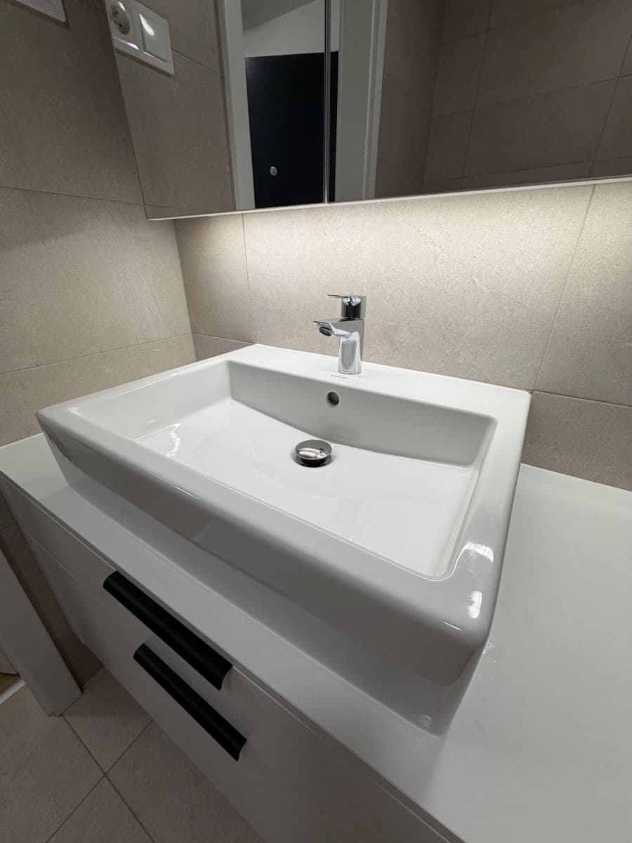 Pronájem bytu 2+kk 50 m², Ke křížku, Kladno, Středočeský kraj Pronájem bytu 2+kk 50 m², Ke křížku, Kladno, Středočeský kraj