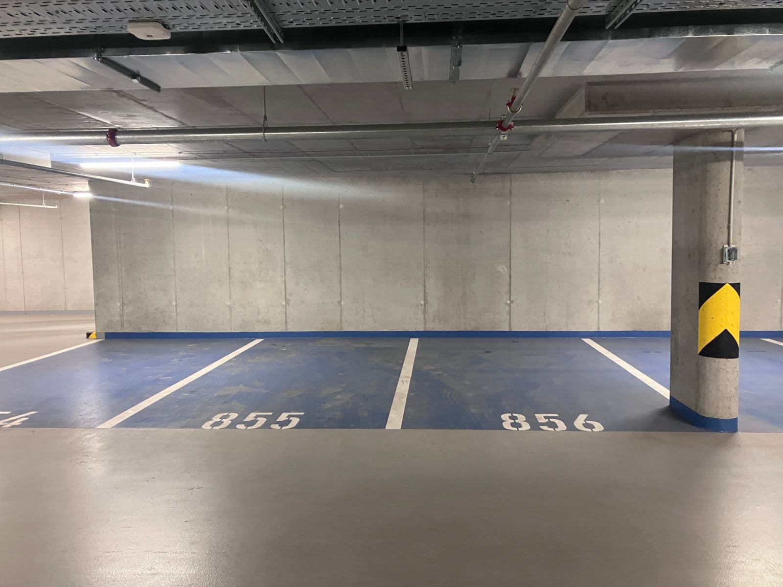 Pronájem garáže 13 m², Mezi Vodami, Praha, Praha Pronájem garáže 13 m², Mezi Vodami, Praha, Praha