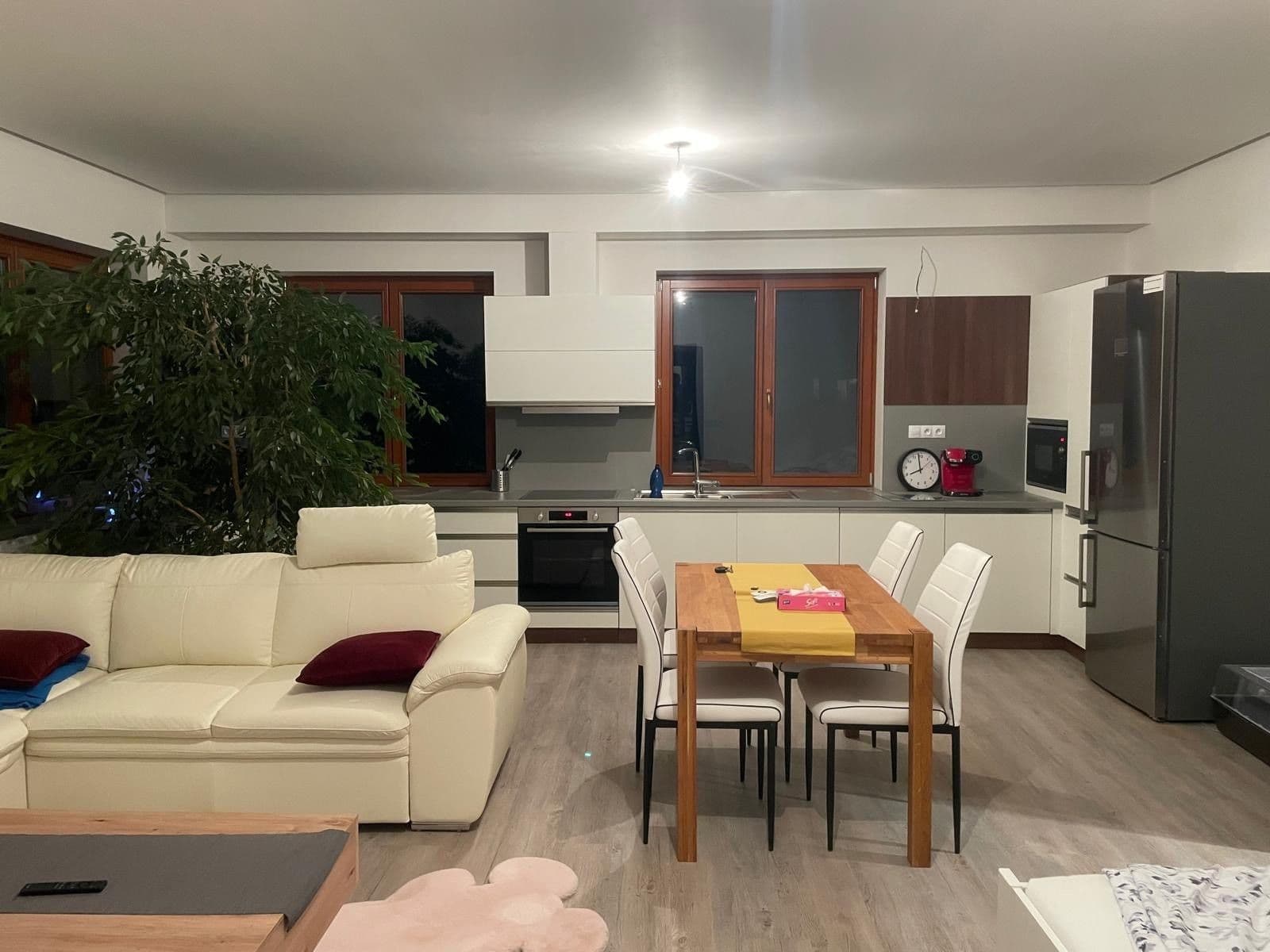 Pronájem bytu 2+kk 66 m², Nad Rybníkem, Únětice, Středočeský kraj Pronájem bytu 2+kk 66 m², Nad Rybníkem, Únětice, Středočeský kraj