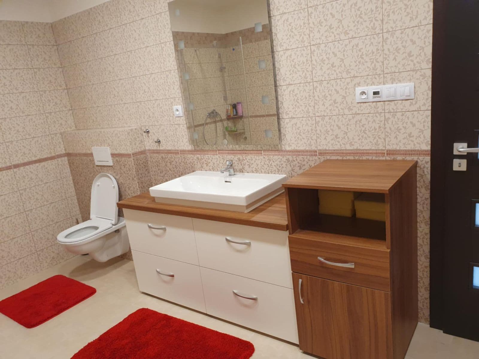 Pronájem bytu 2+kk 66 m², Nad Rybníkem, Únětice, Středočeský kraj Pronájem bytu 2+kk 66 m², Nad Rybníkem, Únětice, Středočeský kraj