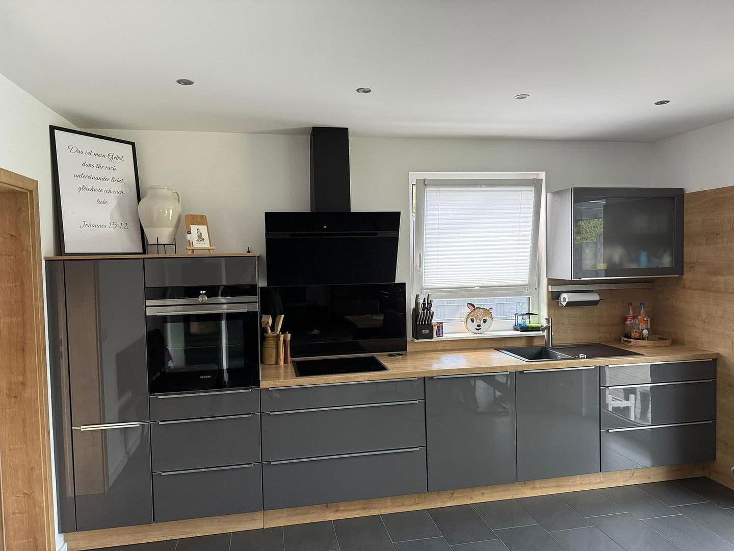 Prodej domu 130 m², pozemek 1.049 m², Windhagen, Porýní-Falc Prodej domu 130 m², pozemek 1.049 m², Windhagen, Porýní-Falc