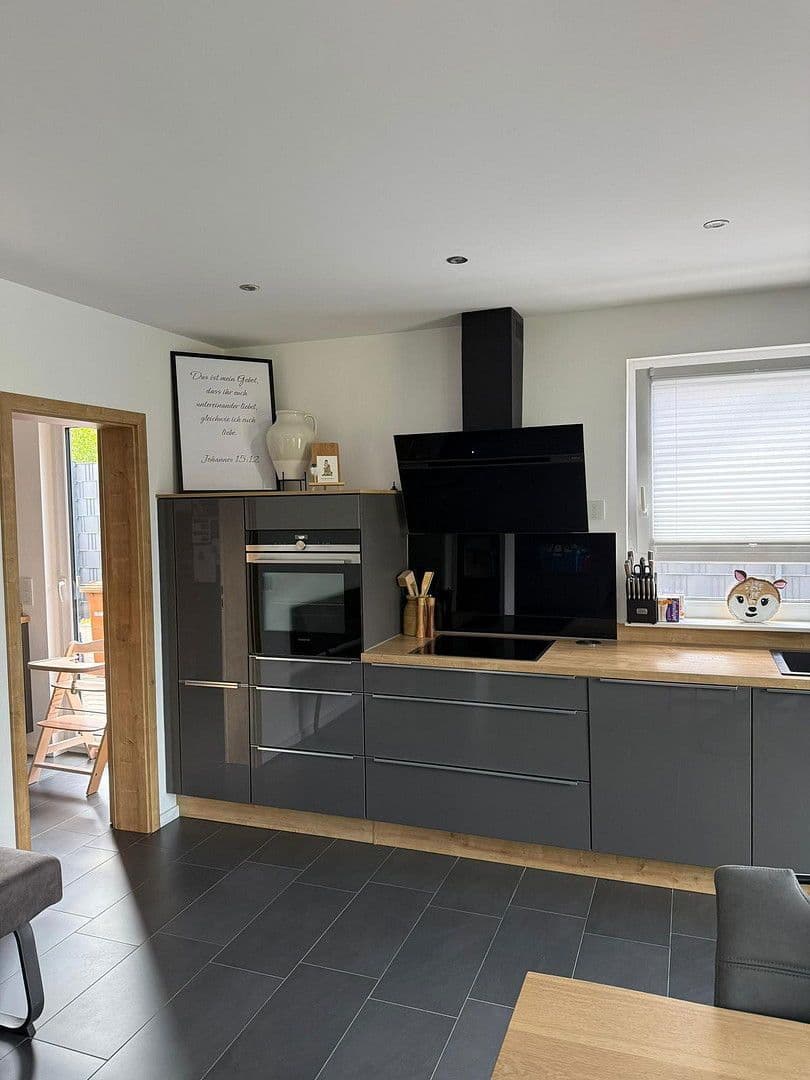 Prodej domu 130 m², pozemek 1.049 m², Windhagen, Porýní-Falc Prodej domu 130 m², pozemek 1.049 m², Windhagen, Porýní-Falc