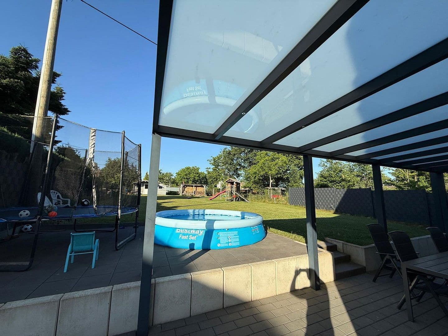 Prodej domu 130 m², pozemek 1.049 m², Windhagen, Porýní-Falc Prodej domu 130 m², pozemek 1.049 m², Windhagen, Porýní-Falc