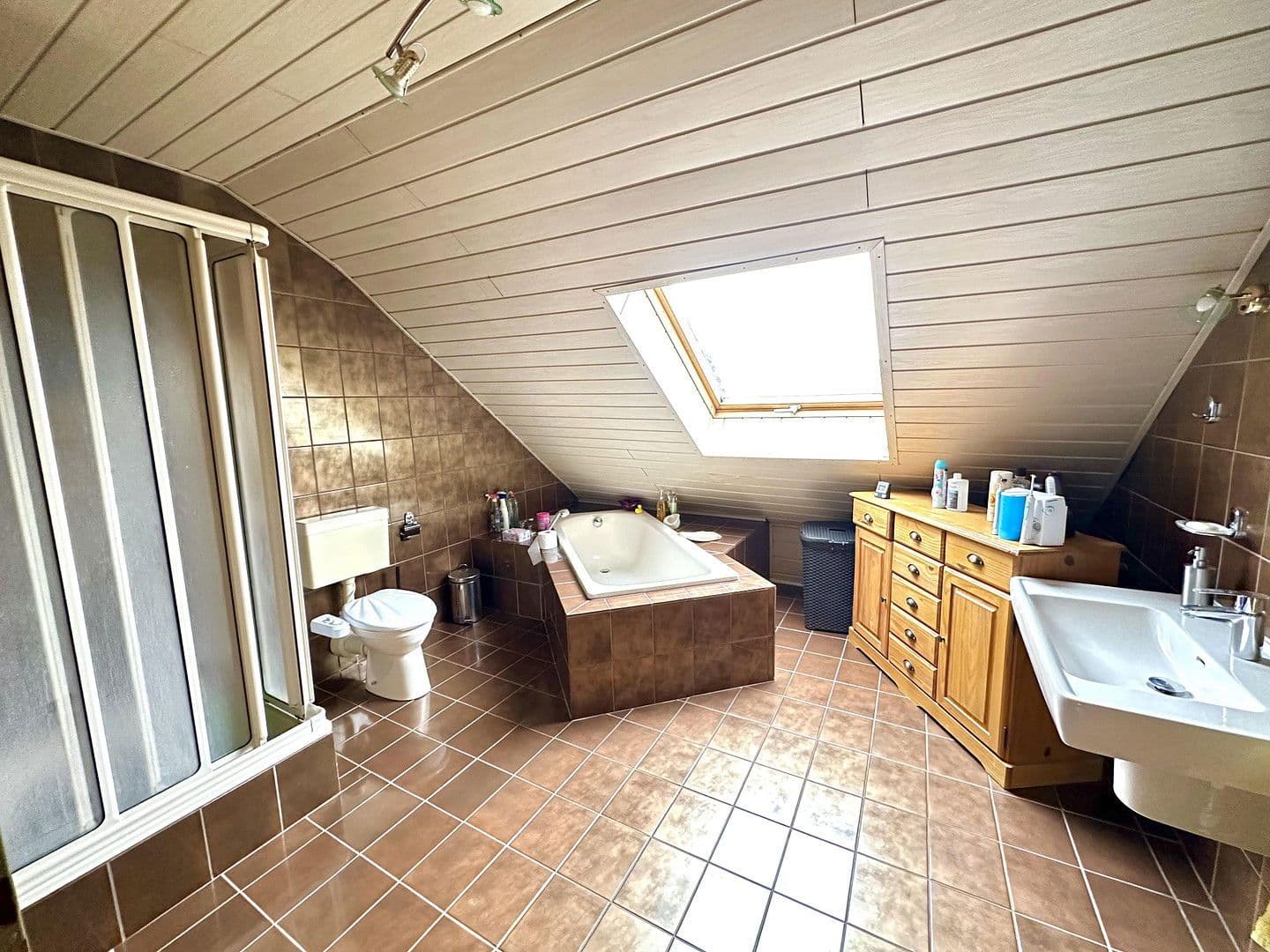 Prodej domu 180 m², pozemek 249 m², Leininger Straße 2, Frankenthal, Porýní-Falc Prodej domu 180 m², pozemek 249 m², Leininger Straße 2, Frankenthal, Porýní-Falc