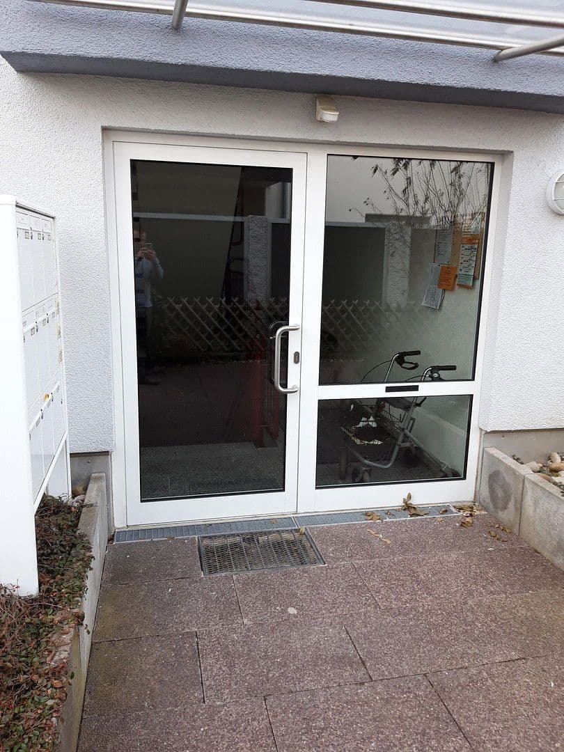 Pronájem bytu 1+1 30 m², Leonberg, Bádensko-Württembersko Pronájem bytu 1+1 30 m², Leonberg, Bádensko-Württembersko