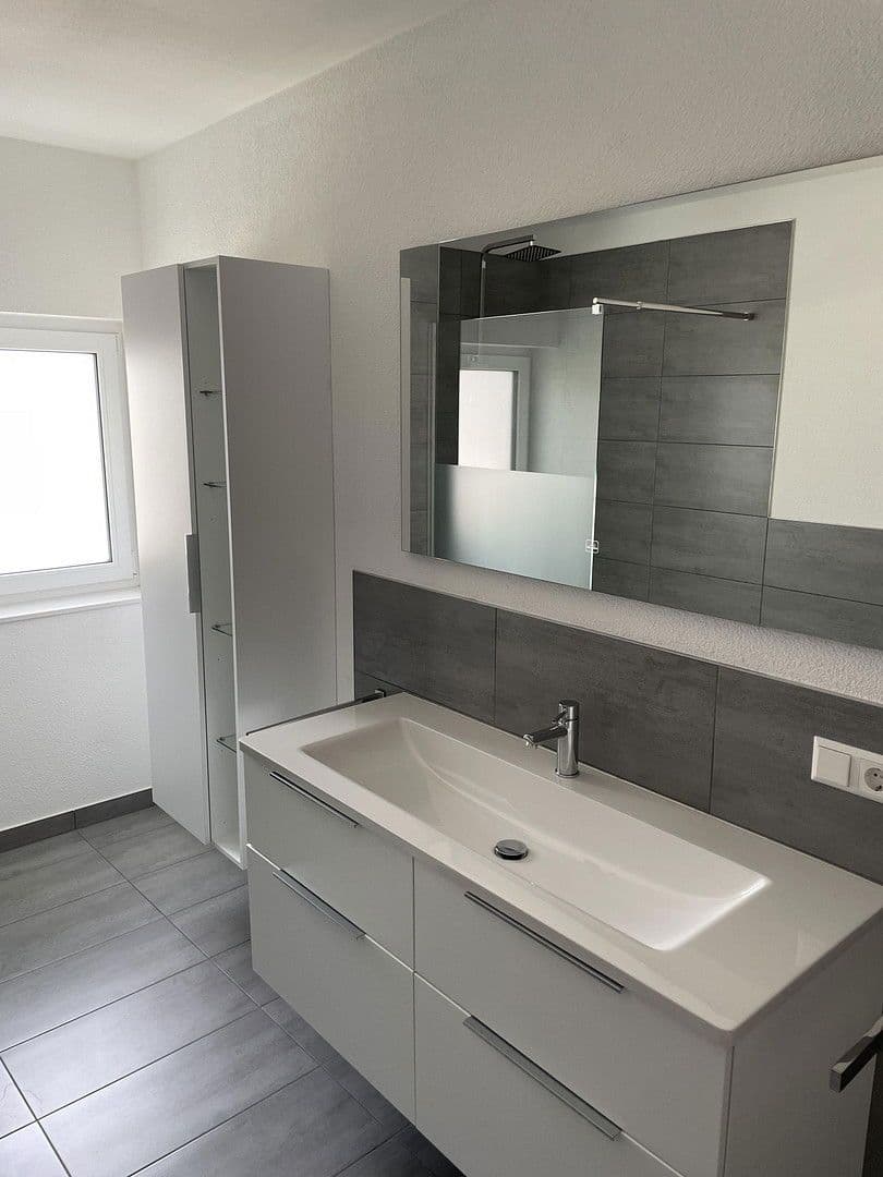 Pronájem bytu 4+1 103 m², Friedrich-Hecker Str 23, Buchen (Odenwald), Bádensko-Württembersko Pronájem bytu 4+1 103 m², Friedrich-Hecker Str 23, Buchen (Odenwald), Bádensko-Württembersko