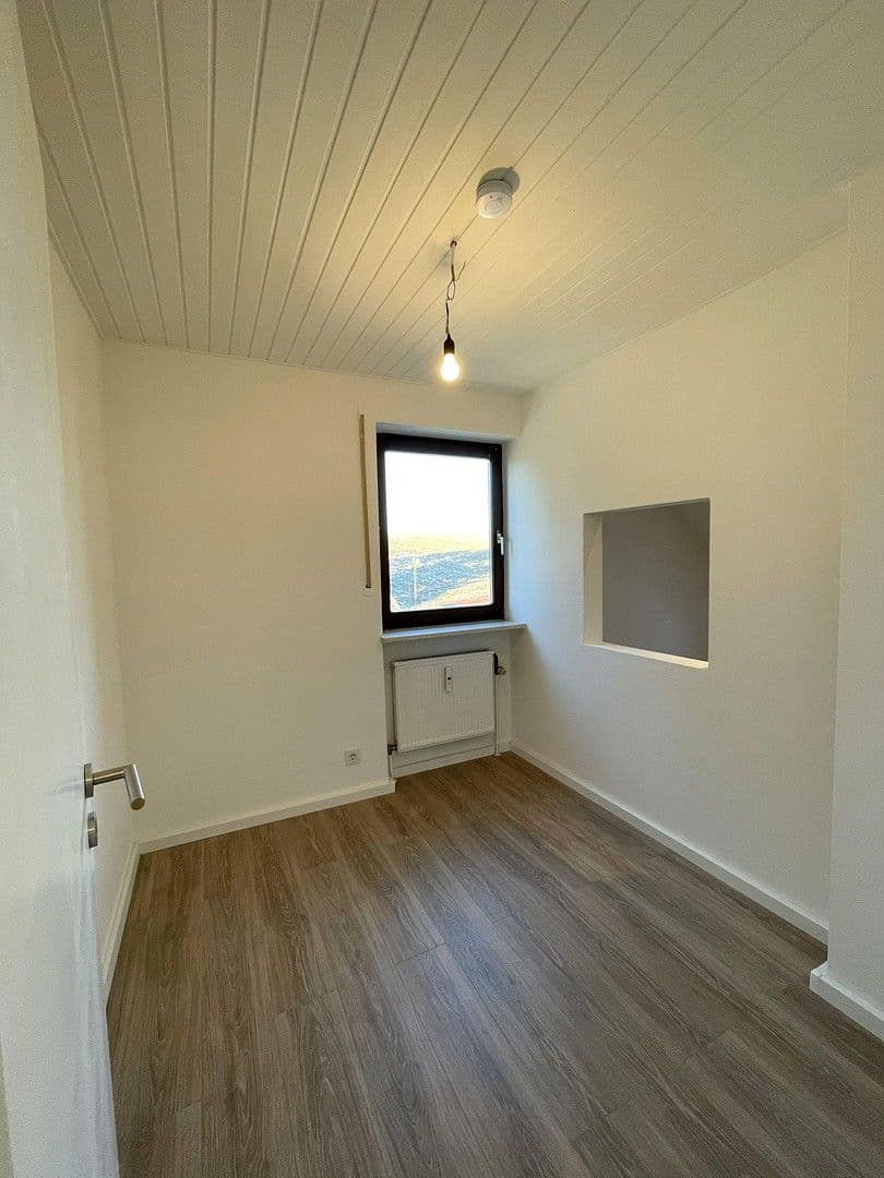 Pronájem bytu 2+1 49 m², Hopfenstr. 7, Rudelzhausen, Bavorsko Pronájem bytu 2+1 49 m², Hopfenstr. 7, Rudelzhausen, Bavorsko
