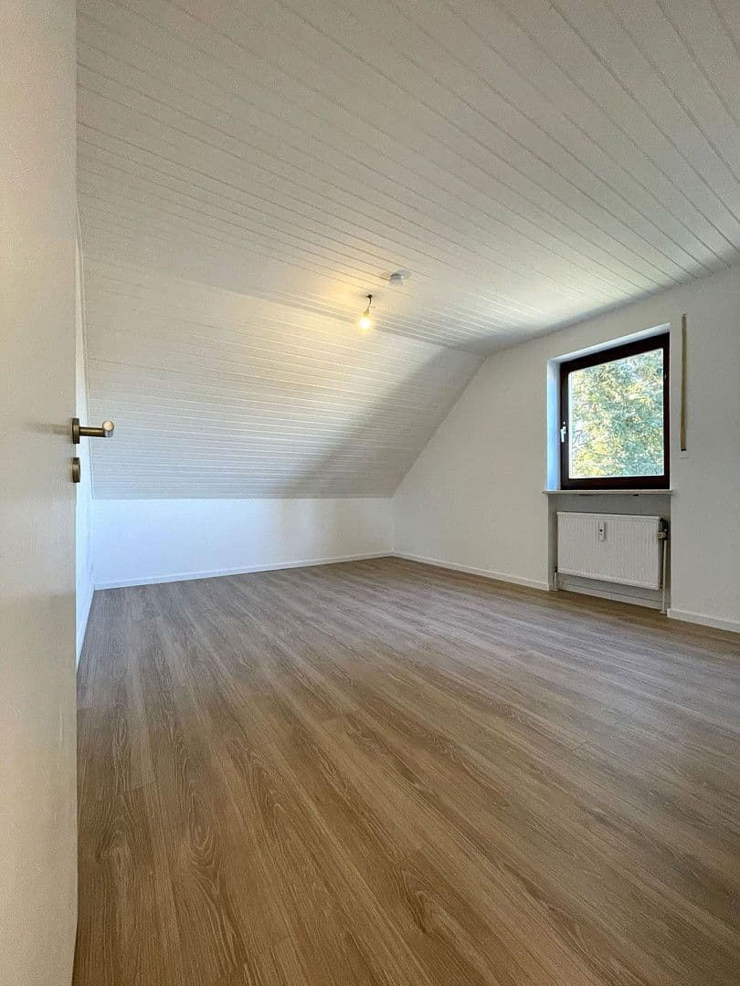 Pronájem bytu 2+1 49 m², Hopfenstr. 7, Rudelzhausen, Bavorsko Pronájem bytu 2+1 49 m², Hopfenstr. 7, Rudelzhausen, Bavorsko