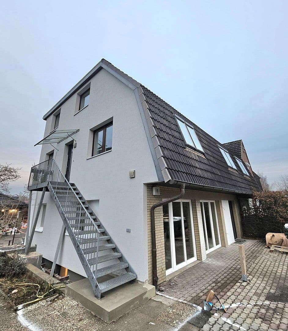 Prodej domu 201 m², pozemek 372 m², Pinneberg, Šlesvicko-Holštýnsko Prodej domu 201 m², pozemek 372 m², Pinneberg, Šlesvicko-Holštýnsko