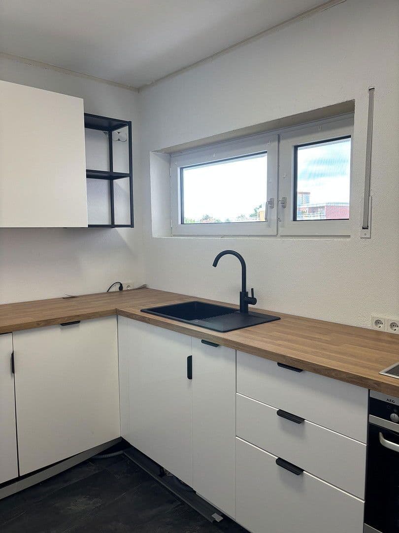 Pronájem bytu 3+1 87 m², Bergstraße 59, Würzburg, Bavorsko Pronájem bytu 3+1 87 m², Bergstraße 59, Würzburg, Bavorsko