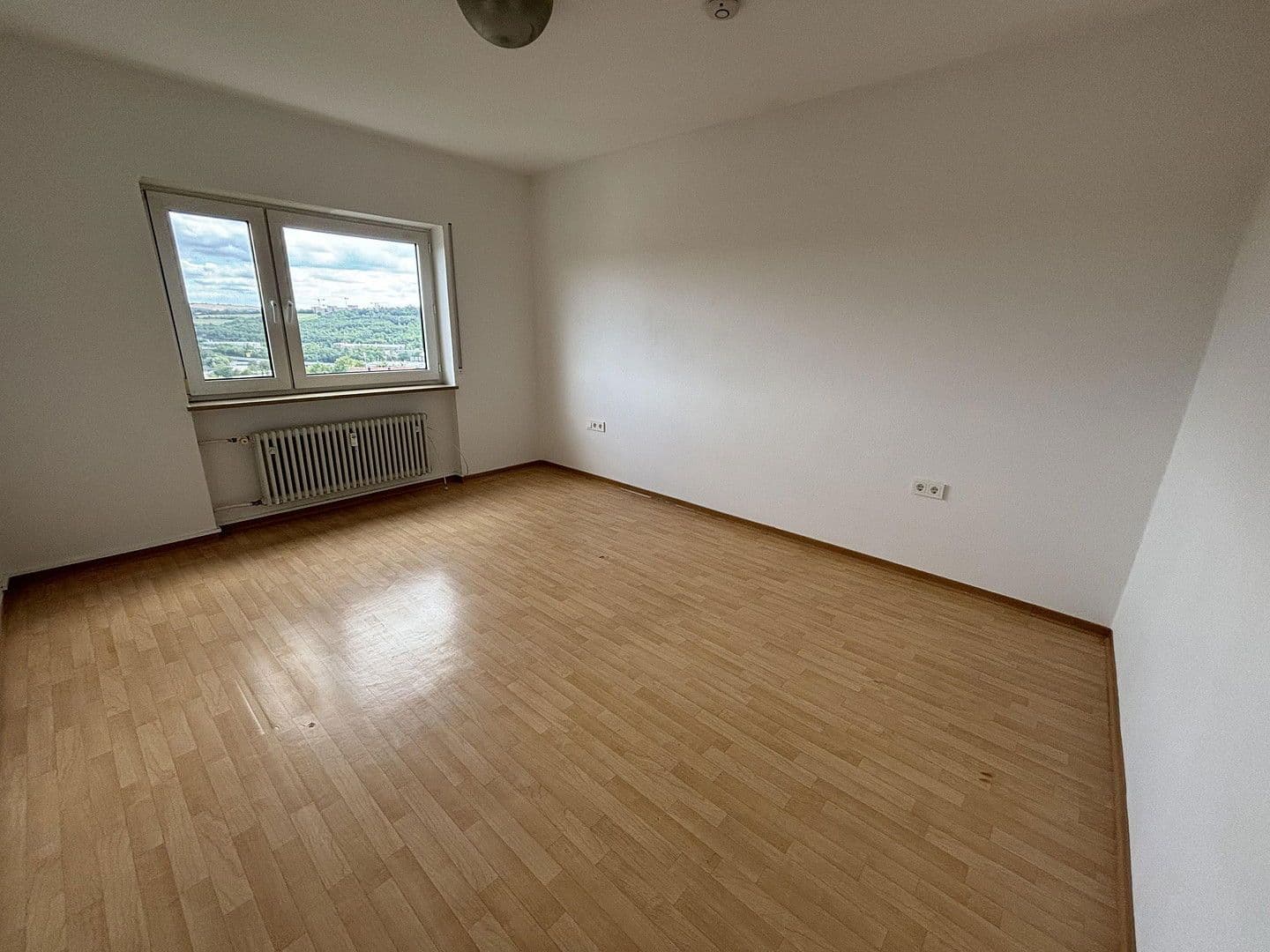Pronájem bytu 3+1 87 m², Bergstraße 59, Würzburg, Bavorsko Pronájem bytu 3+1 87 m², Bergstraße 59, Würzburg, Bavorsko