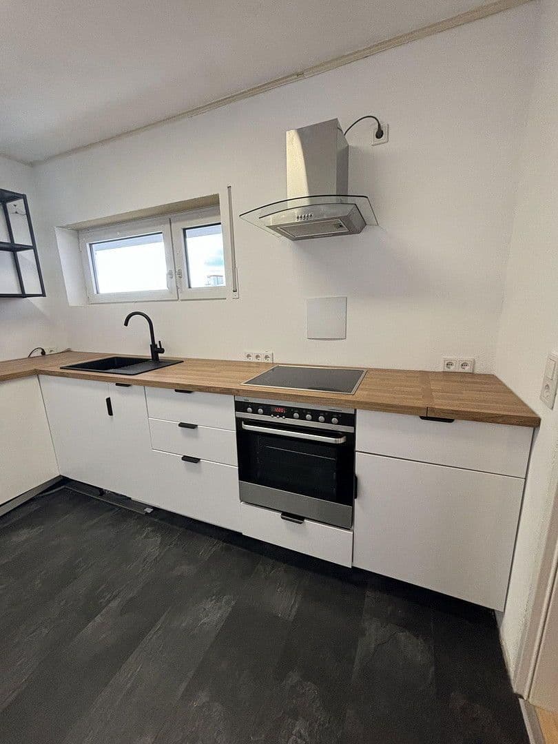 Pronájem bytu 3+1 87 m², Bergstraße 59, Würzburg, Bavorsko Pronájem bytu 3+1 87 m², Bergstraße 59, Würzburg, Bavorsko