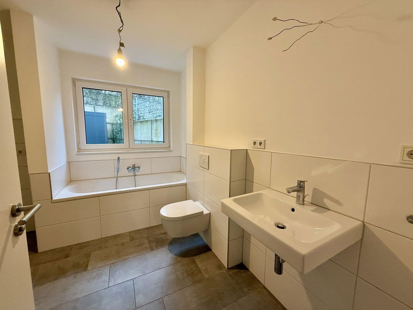 Pronájem bytu 3+1 113 m², Neunkirchen-Seelscheid, Severní Porýní-Vestfálsko Pronájem bytu 3+1 113 m², Neunkirchen-Seelscheid, Severní Porýní-Vestfálsko