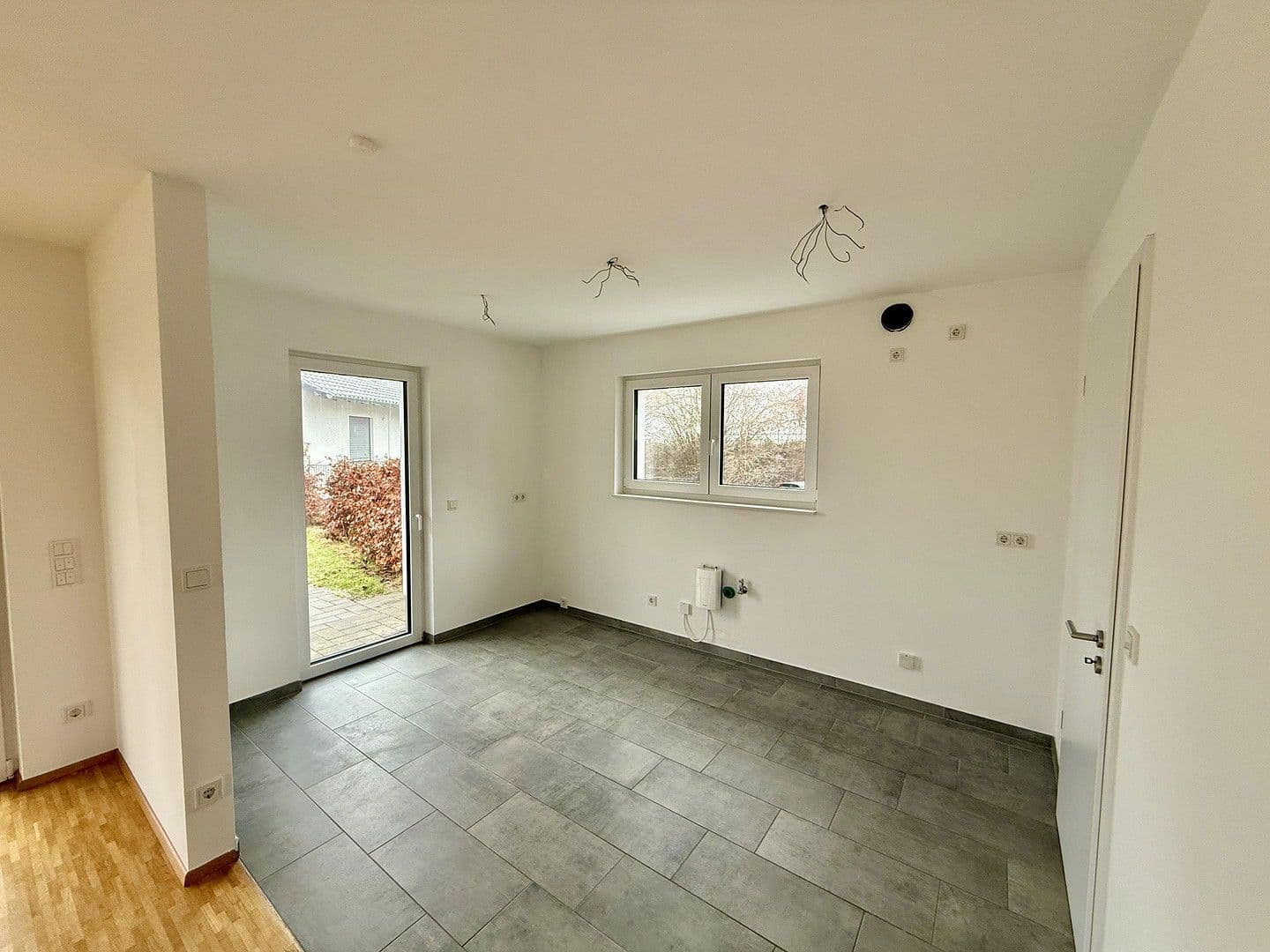 Pronájem bytu 3+1 113 m², Neunkirchen-Seelscheid, Severní Porýní-Vestfálsko Pronájem bytu 3+1 113 m², Neunkirchen-Seelscheid, Severní Porýní-Vestfálsko