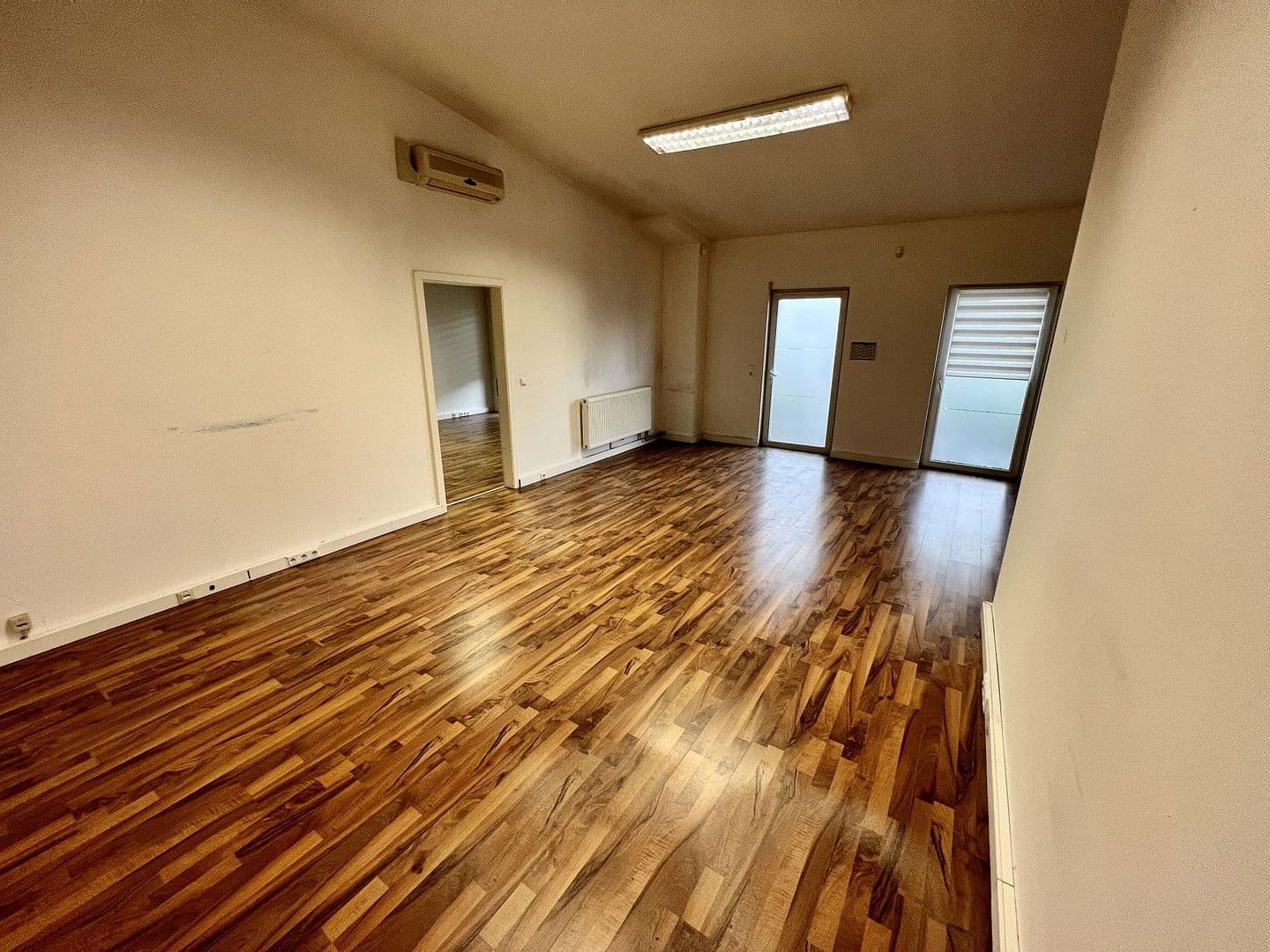 Pronájem kanceláře 180 m², Eichenweg 19, Schwetzingen, Bádensko-Württembersko Pronájem kanceláře 180 m², Eichenweg 19, Schwetzingen, Bádensko-Württembersko