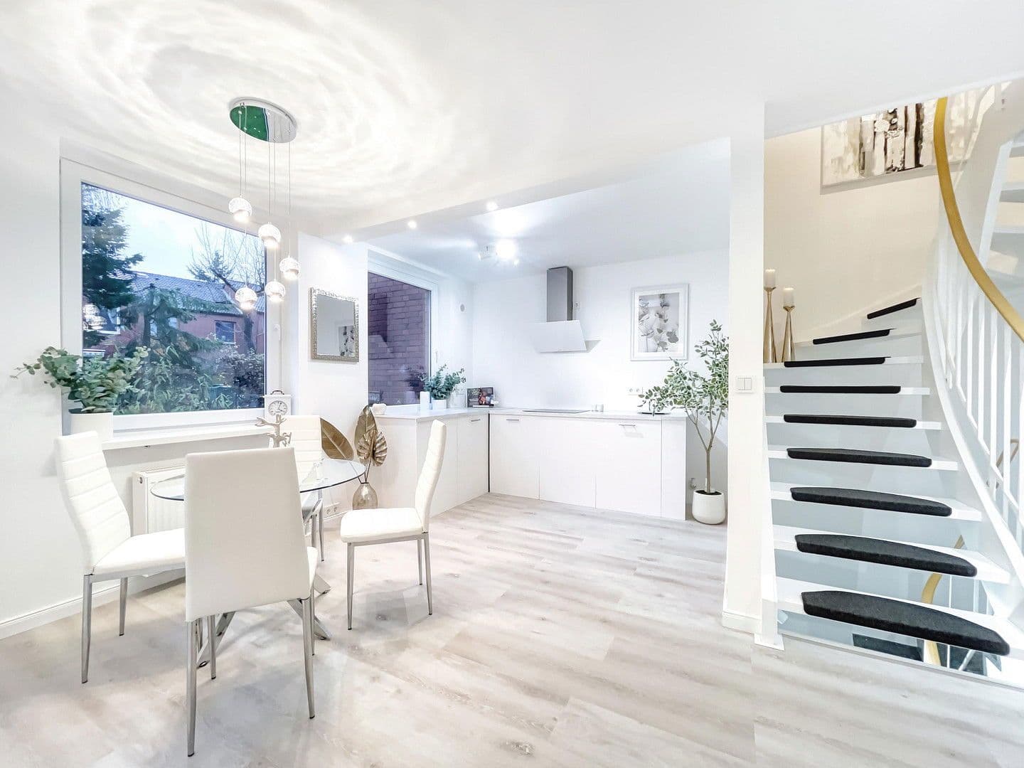 Prodej domu 115 m², pozemek 225 m², Hamburg, Hamburg Prodej domu 115 m², pozemek 225 m², Hamburg, Hamburg