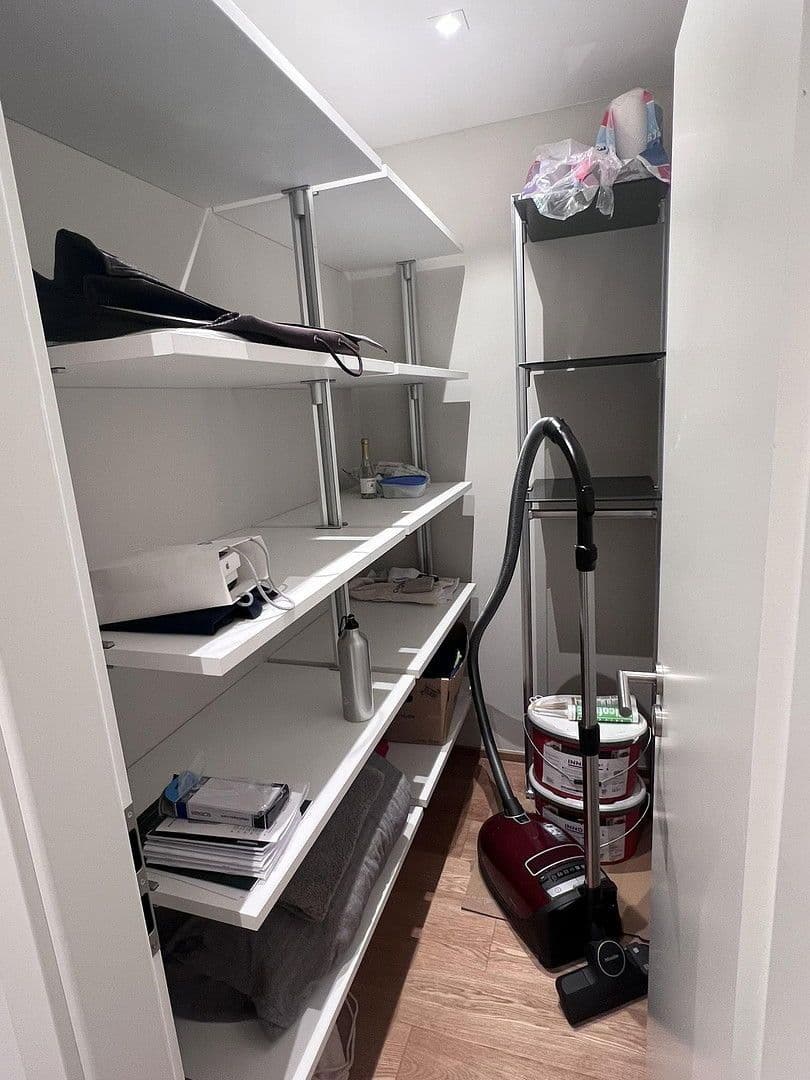 Pronájem bytu 1+1 42 m², Schellingstr., München, Bavorsko Pronájem bytu 1+1 42 m², Schellingstr., München, Bavorsko