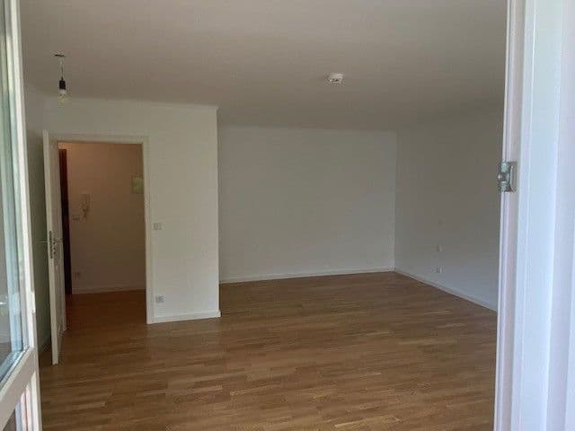 Pronájem bytu 1+1 40 m², Herzog-Johann-Str. 18, München, Bavorsko Pronájem bytu 1+1 40 m², Herzog-Johann-Str. 18, München, Bavorsko