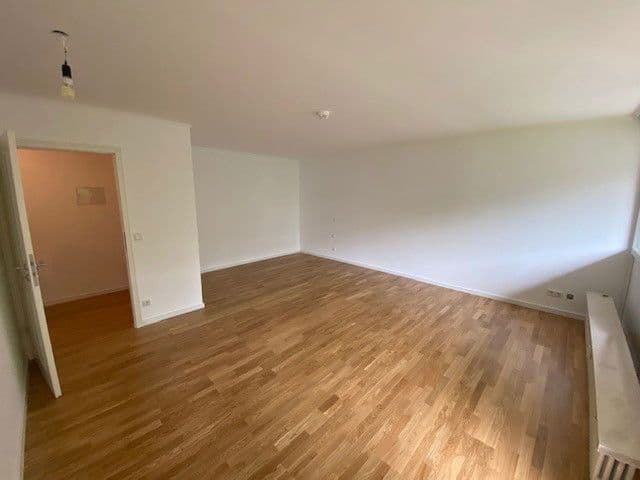 Pronájem bytu 1+1 40 m², Herzog-Johann-Str. 18, München, Bavorsko Pronájem bytu 1+1 40 m², Herzog-Johann-Str. 18, München, Bavorsko