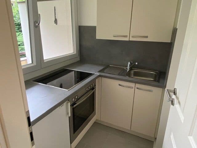 Pronájem bytu 1+1 40 m², Herzog-Johann-Str. 18, München, Bavorsko Pronájem bytu 1+1 40 m², Herzog-Johann-Str. 18, München, Bavorsko