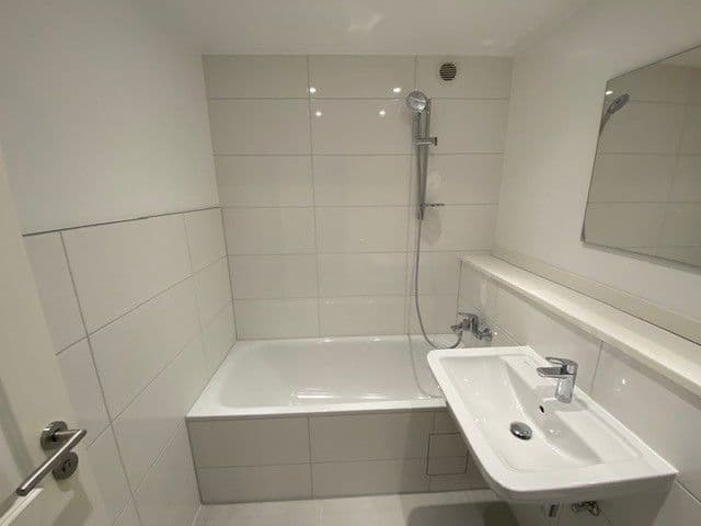 Pronájem bytu 1+1 40 m², Herzog-Johann-Str. 18, München, Bavorsko Pronájem bytu 1+1 40 m², Herzog-Johann-Str. 18, München, Bavorsko