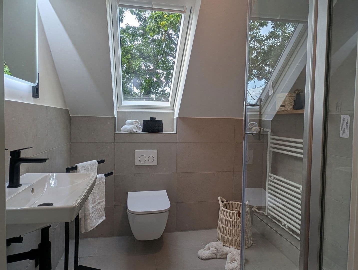 Prodej bytu 3+1 98 m², Hamburg, Hamburg Prodej bytu 3+1 98 m², Hamburg, Hamburg