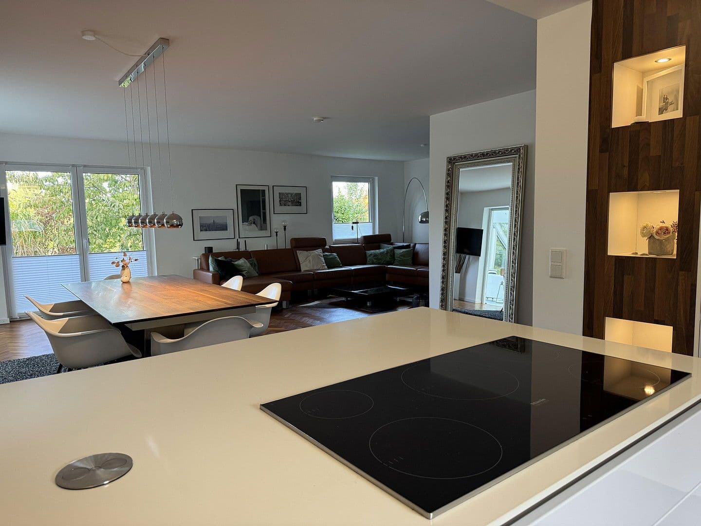 Prodej nebytového prostoru 2.000 m², Sarstedt, Dolní Sasko Prodej nebytového prostoru 2.000 m², Sarstedt, Dolní Sasko