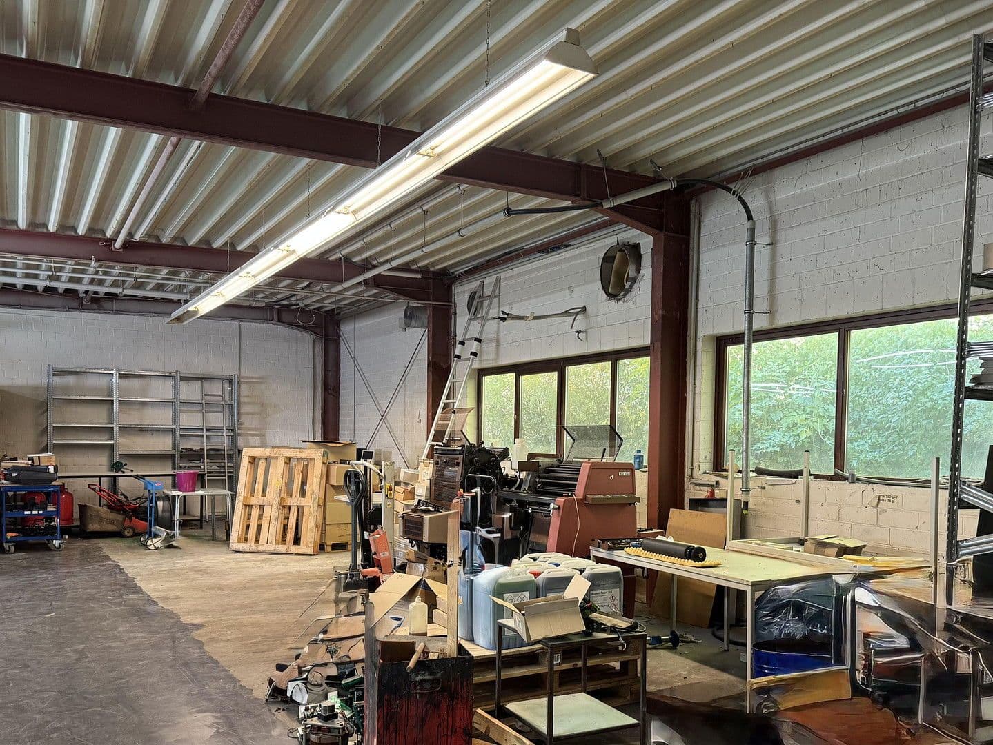 Prodej nebytového prostoru 2.000 m², Sarstedt, Dolní Sasko Prodej nebytového prostoru 2.000 m², Sarstedt, Dolní Sasko