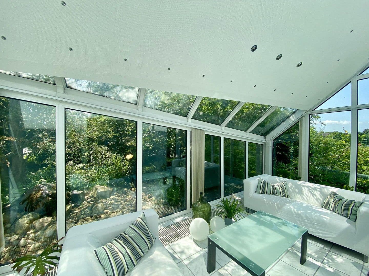 Prodej nebytového prostoru 2.000 m², Sarstedt, Dolní Sasko Prodej nebytového prostoru 2.000 m², Sarstedt, Dolní Sasko