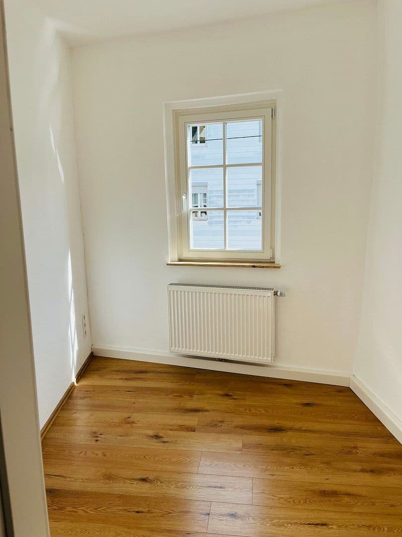 Pronájem bytu 3+kk 127 m², Strümpfelbacher Str. 7a, Stuttgart, Bádensko-Württembersko Pronájem bytu 3+kk 127 m², Strümpfelbacher Str. 7a, Stuttgart, Bádensko-Württembersko
