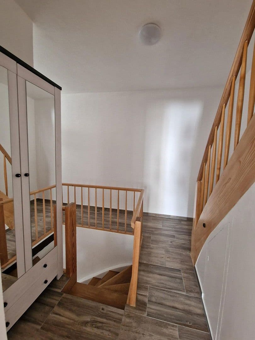 Pronájem bytu 3+kk 127 m², Strümpfelbacher Str. 7a, Stuttgart, Bádensko-Württembersko Pronájem bytu 3+kk 127 m², Strümpfelbacher Str. 7a, Stuttgart, Bádensko-Württembersko