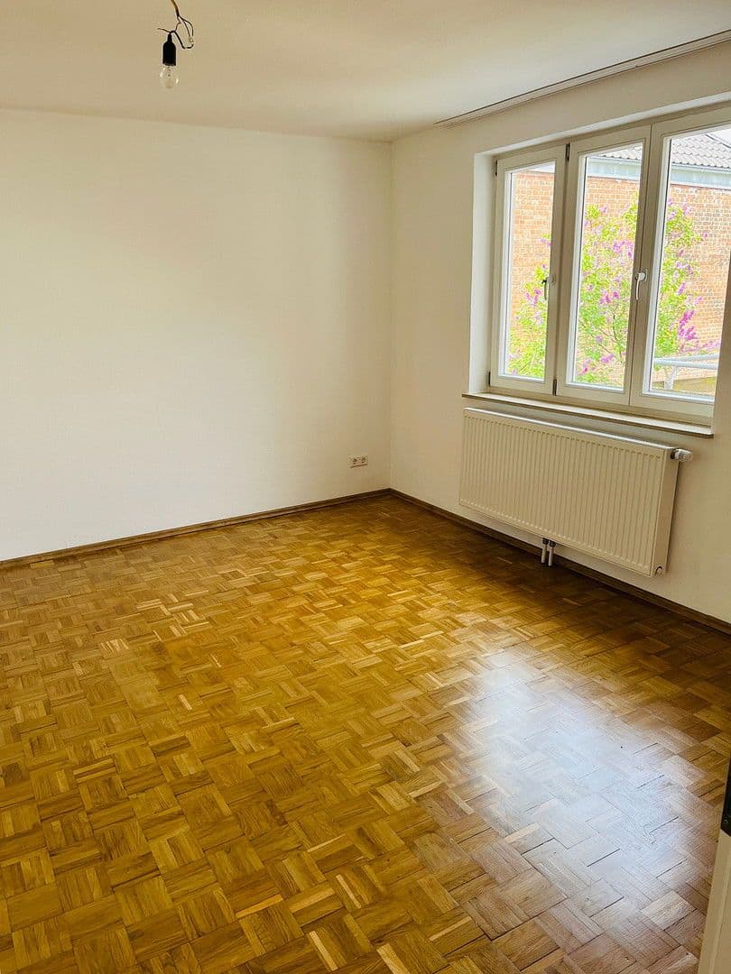 Pronájem bytu 3+kk 127 m², Strümpfelbacher Str. 7a, Stuttgart, Bádensko-Württembersko Pronájem bytu 3+kk 127 m², Strümpfelbacher Str. 7a, Stuttgart, Bádensko-Württembersko