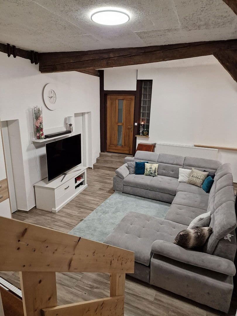 Pronájem bytu 3+kk 127 m², Strümpfelbacher Str. 7a, Stuttgart, Bádensko-Württembersko Pronájem bytu 3+kk 127 m², Strümpfelbacher Str. 7a, Stuttgart, Bádensko-Württembersko