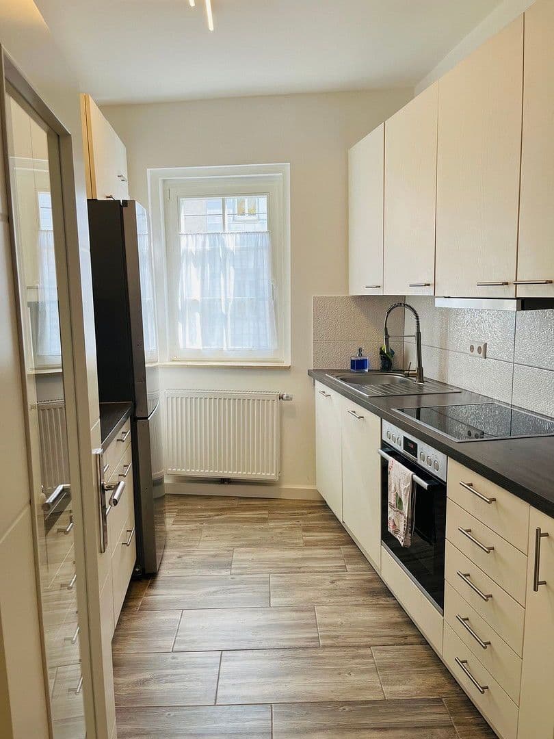 Pronájem bytu 3+kk 127 m², Strümpfelbacher Str. 7a, Stuttgart, Bádensko-Württembersko Pronájem bytu 3+kk 127 m², Strümpfelbacher Str. 7a, Stuttgart, Bádensko-Württembersko