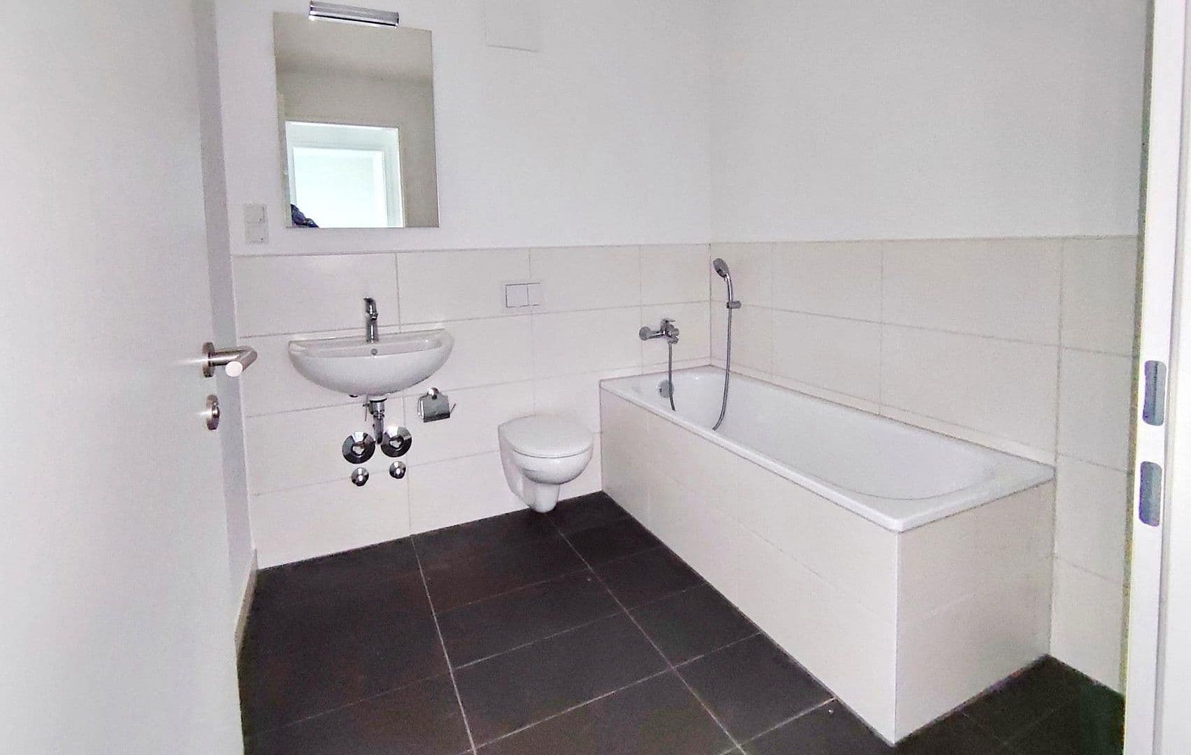 Pronájem bytu 3+1 75 m², Aristide-Briand-Str. 6, Herzogenaurach, Bavorsko Pronájem bytu 3+1 75 m², Aristide-Briand-Str. 6, Herzogenaurach, Bavorsko