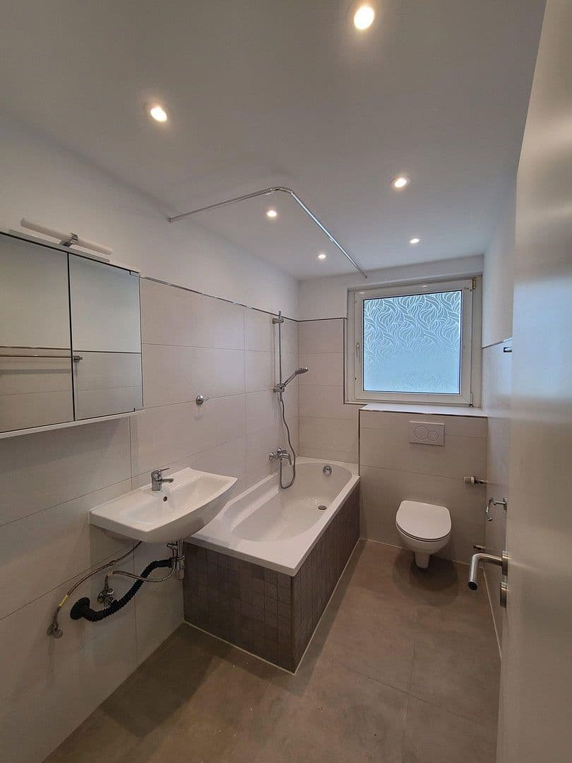 Pronájem bytu 3+1 106 m², Alzeyer Str. 1, Frankfurt, Hessen Pronájem bytu 3+1 106 m², Alzeyer Str. 1, Frankfurt, Hessen