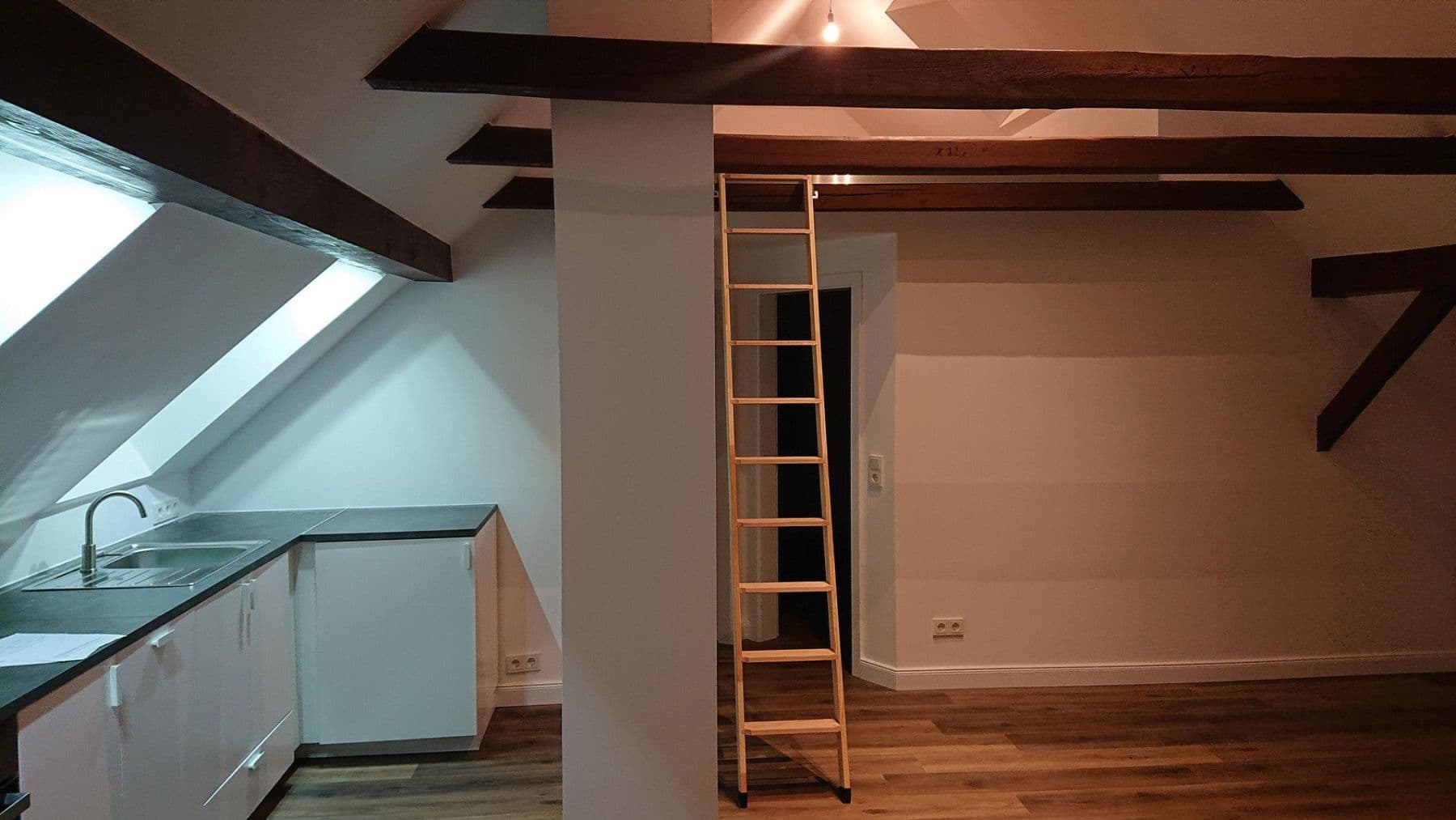 Pronájem bytu 3+1 60 m², Lange Straße 35, Nordenham, Dolní Sasko Pronájem bytu 3+1 60 m², Lange Straße 35, Nordenham, Dolní Sasko